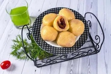 Orkiszowe knedle ze śliwkami (1 kg)